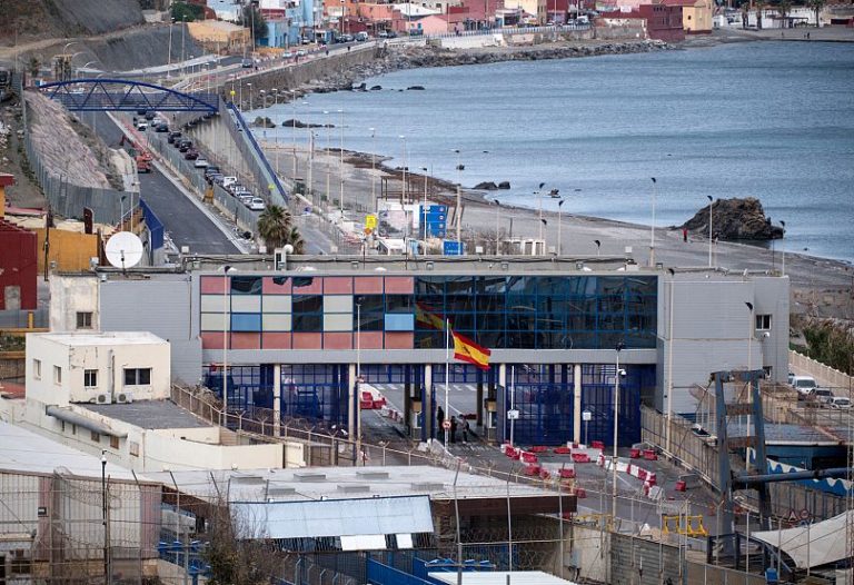 Ceuta occupée: un mineur interpellé alors qu'il tentait de faire passer un Marocain en Andalousie