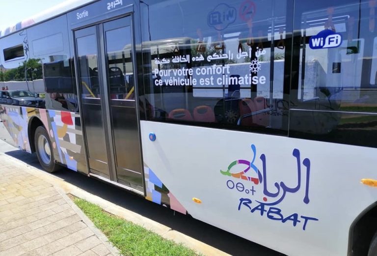 Absence de taxis et manque de bus... les habitants du quartier Al-Maâmoura se plaignent d'une crise de transport vers Rabat