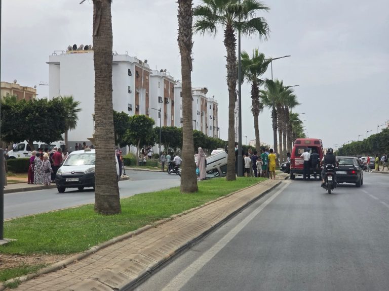 Tamesna.. Une voiture légère se renverse et le conducteur transporté à l'hôpital