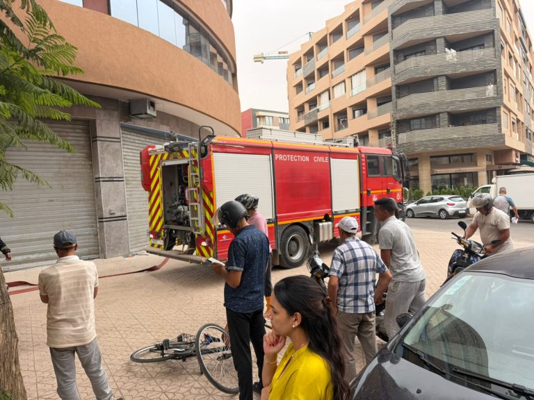 Marrakech.. Un court-circuit provoque un incendie dans un local commercial – Photos