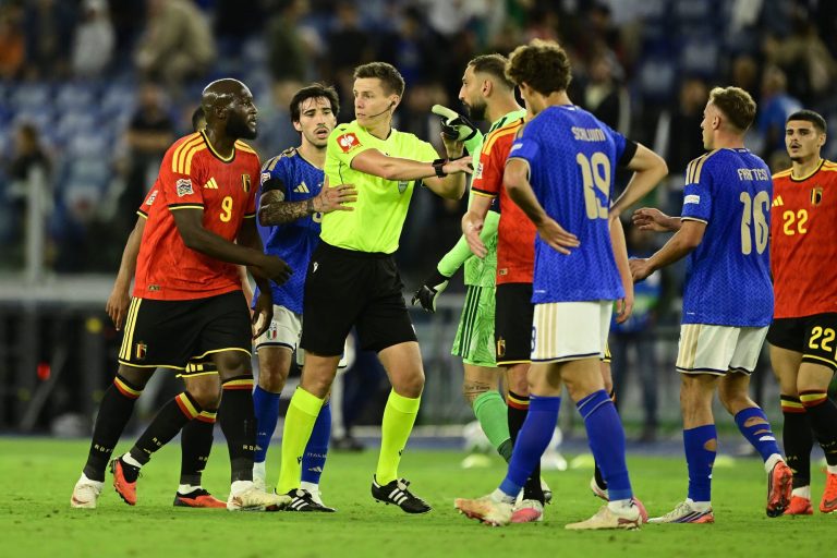 Séisme en Italie : la Belgique frappe l'« Azzurri » par deux buts, la fureur des supporters éclate
