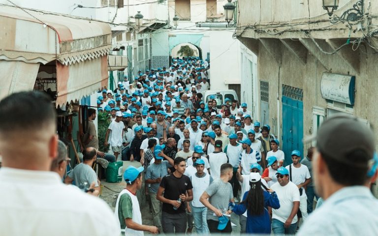 Une marche imposante à Ouezzane... El Bouari et la liste des Libéraux transportent la campagne au cœur de la rue