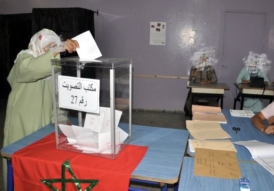 Accusations de distribution d'argent et de courtisanerie d'électeurs près d'un bureau de vote à Sidi El Khair à Casa