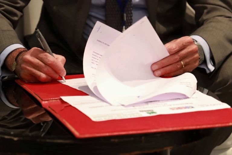Agadir : des courtiers en factures... des soupçons secouent les domaines du Souss
