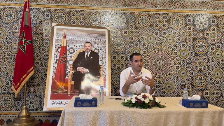 Touhtouh fait sensation à Nador : « Ils ont voulu me tuer politiquement » et répond à l'affaire des porcs