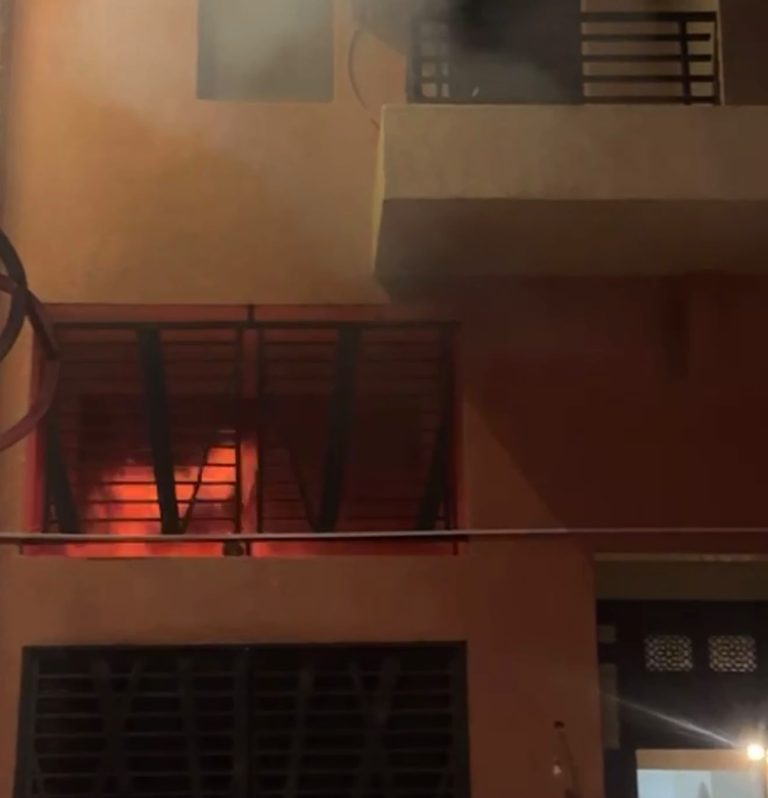 Marrakech : Un violent incendie ravage un magasin de meubles à المحاميد, causant d'énormes pertes matérielles