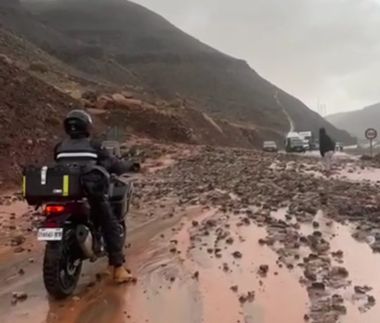 Éboulements rocheux entravant la circulation sur la route reliant Ouarzazate à Marrakech au niveau de Tougdal