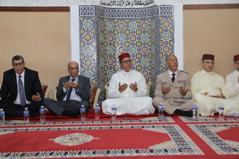 Le Gouverneur de la province de Taza préside une cérémonie religieuse en commémoration du 28ème anniversaire du décès du Roi Hassan II