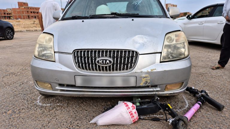 Taourirt.. Un jeune homme blessé dans une collision entre une « trottinette » et une voiture dans le pôle urbain de Ghayata