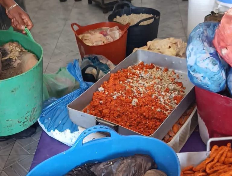 Sidi Slimane.. des produits d'origine inconnue mènent à la saisie de 369 kg de saucisses