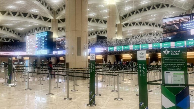 Arabie Saoudite.. Prolongation de la suspension des opérations à l'aéroport King Khalid de Riyad