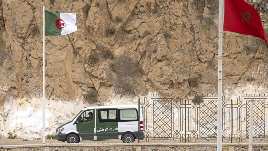 L'affaire des 61 Marocains à Oran... Demandes de présenter le médiateur de la "Harraga" algérienne devant les médias et la justice