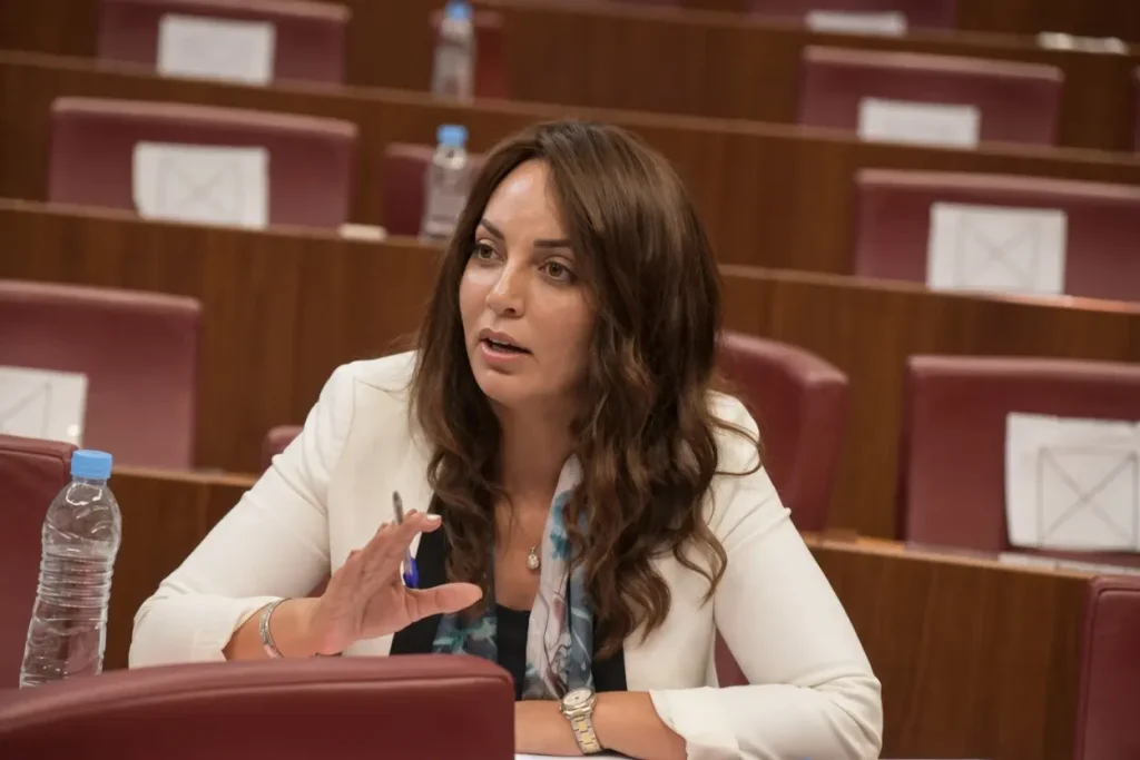 Le porte-parole du gouvernement révèle les détails de la décharge de Madiha Khair