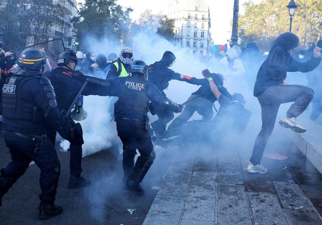 France : 800 000 manifestants protestent contre le coût élevé de la vie au milieu d'affrontements avec la sécurité