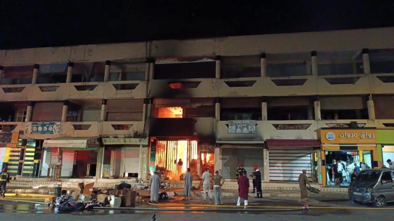 Tiznit: un incendie dévastateur ravage plusieurs commerces du marché Al Quds – Photos