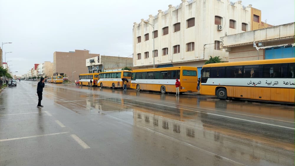 Des étudiants de Driouch réclament l'amélioration du transport universitaire et des trajets adaptés aux horaires d'étude