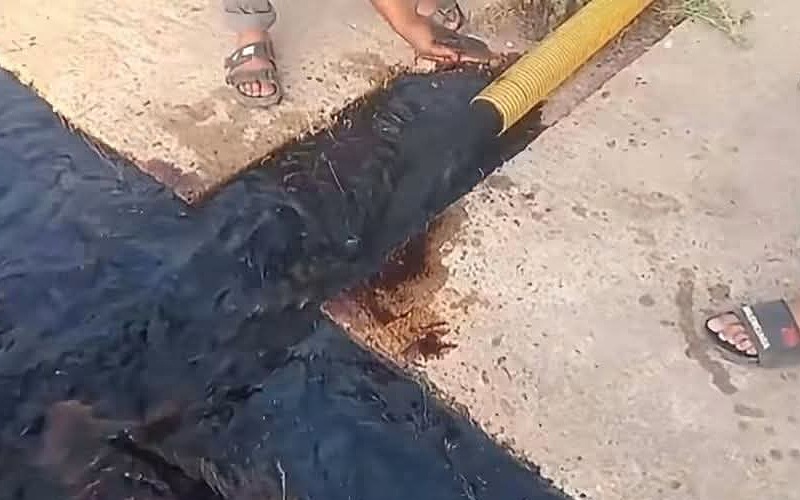 Taroudant.. Un liquide noir à l'odeur de pétrole apparaît lors du creusement d'un puits