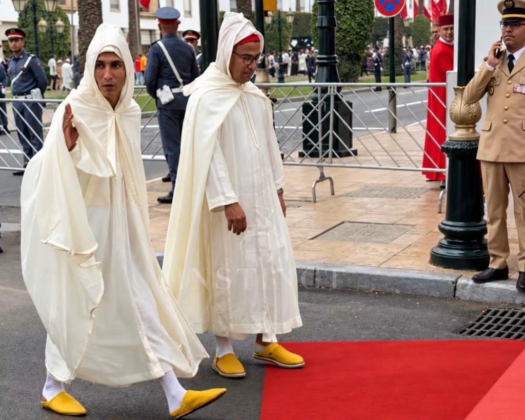 Coulisses du Parlement… Qui est l'homme au tricycle qui ne quitte jamais Oussama Barik dans ses déplacements au sein de l'hémicycle ?
