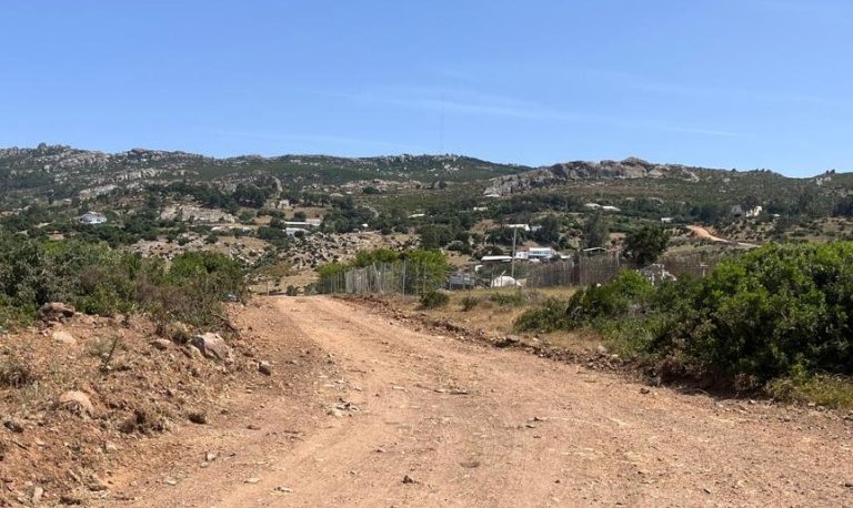 Une route bloquée enflamme la colère des habitants de El Menzla à Tanger