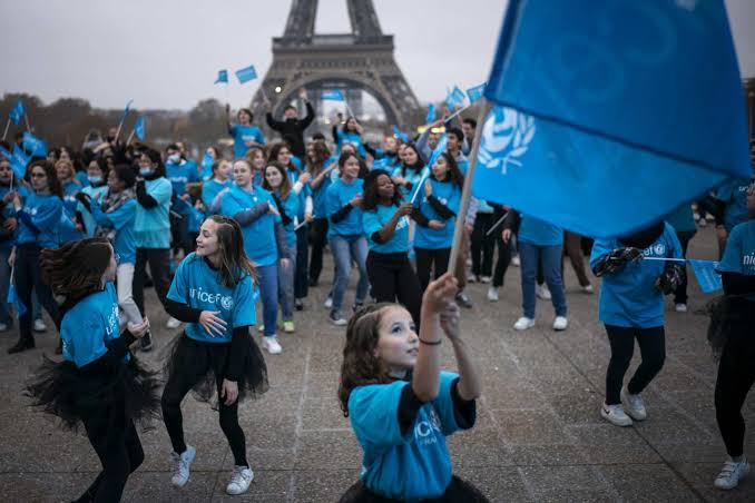 L’UNICEF France alerte sur les nouvelles coupes prévues dans le projet de loi de finances pour 2027