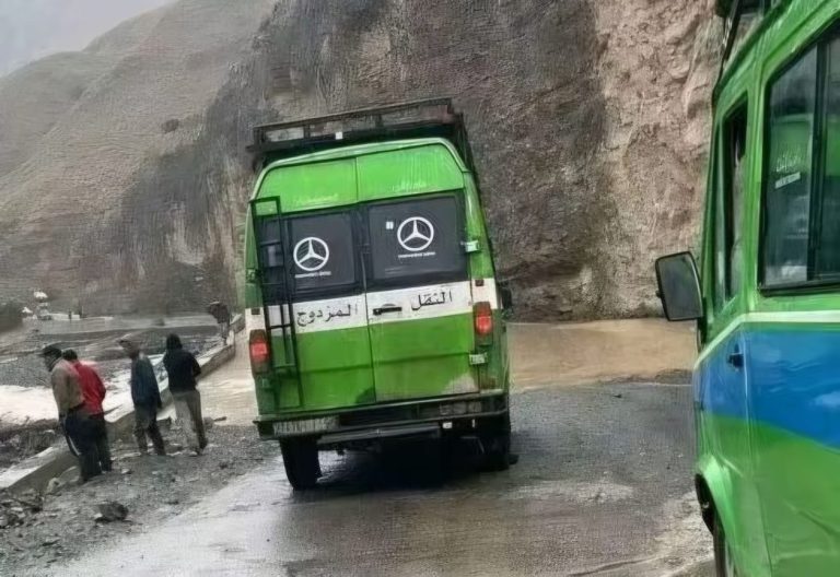 Après les crues dévastatrices, les professionnels du transport clandestin entre Imlil et Errachidia menacent de faire grève