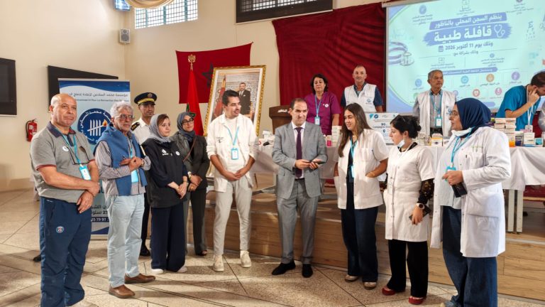 Une caravane médicale multidisciplinaire veille sur la santé des détenus de la prison locale de Nador