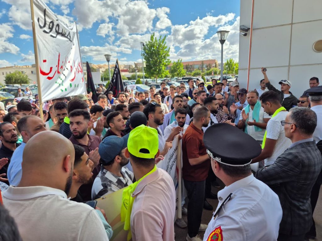 Oujda.. La crise des indemnités des infirmiers et techniciens de santé déclenche la colère au CHU et le Wali appelle au dialogue