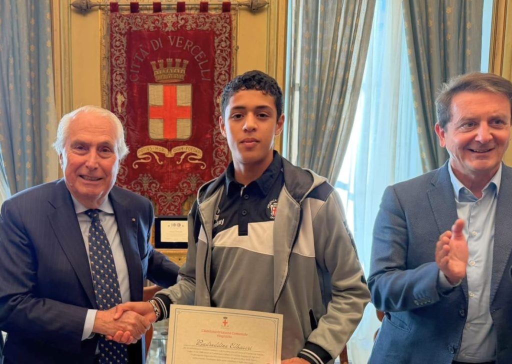 Un athlète marocain sacré champion d'Italie chez les juniors, la municipalité de Verceil lui rend hommage