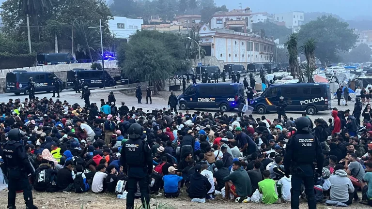 Le parquet espagnol demande une peine d'un an de prison pour un accusé de tentative de transfert de migrants de Ceuta occupée vers l'Espagne