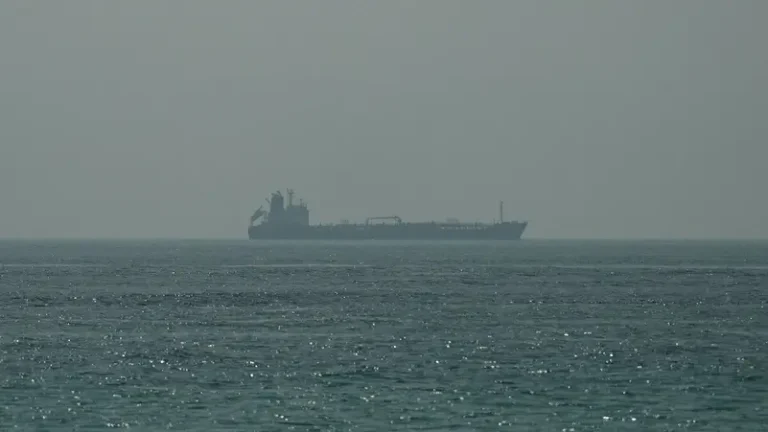 Un projectile inconnu frappe un pétrolier à sa sortie du détroit d'Ormuz