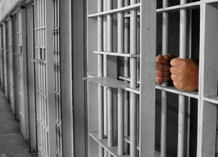 20 ans de prison ferme pour un récidiviste reconnu coupable d'agression sexuelle sur sa tante à Sefrou