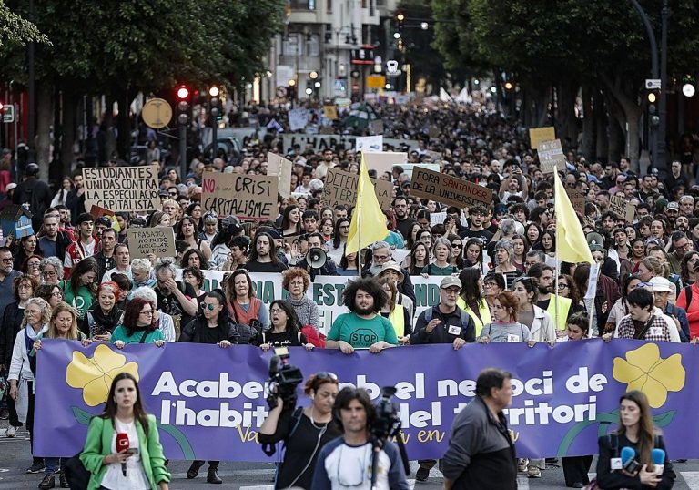 Crise du logement: manifestations massives en Espagne
